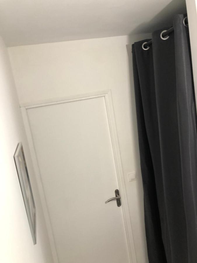 Cosy Appartement Au Plein Centre De Ruffec Exteriér fotografie